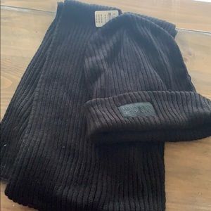 🤩NWT Beanie and scarf